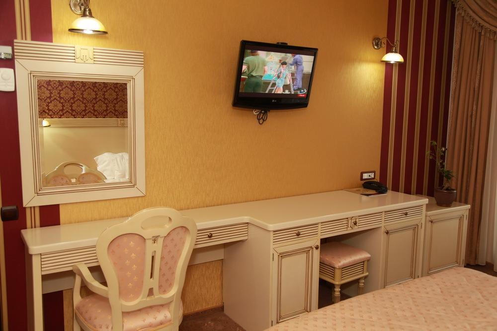 Hotel Majestic Iasi Exterior foto